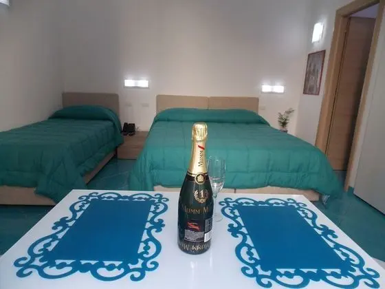 Üç Kişilik Oda