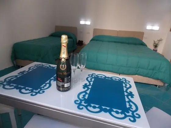Üç Kişilik Oda