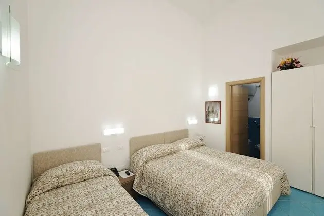 Üç Kişilik Oda