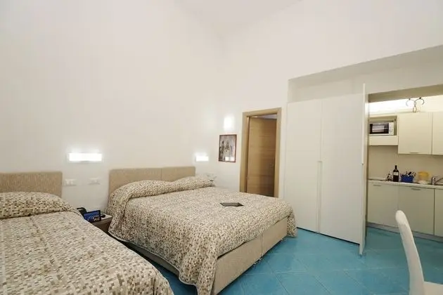 Üç Kişilik Oda