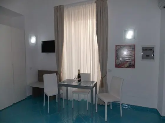 Üç Kişilik Oda