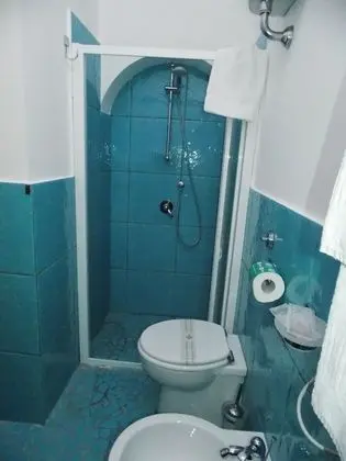 Üç Kişilik Oda