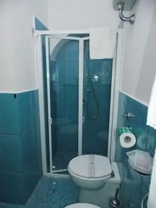 Üç Kişilik Oda