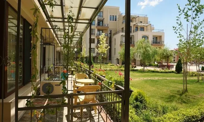 Grand Stüdyo, Balkon