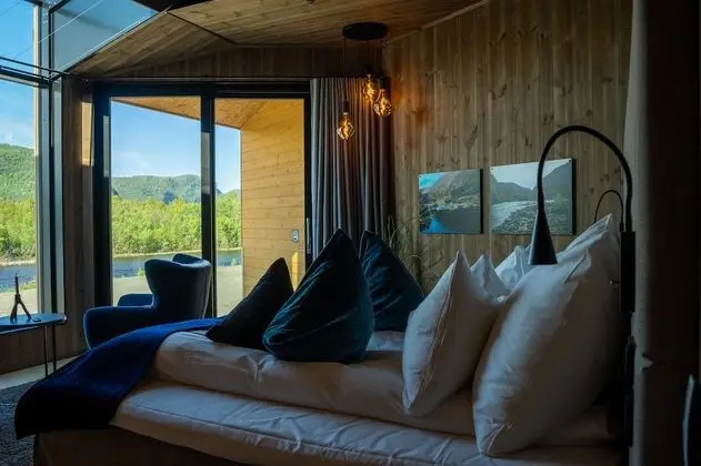 Design Tek Büyük Yataklı Oda, 1 En Büyük (King) Boy Yatak