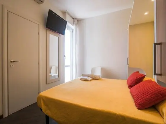 Basic Tek Büyük Yataklı Oda