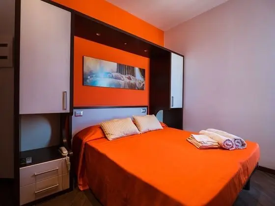 Basic Tek Büyük Yataklı Oda