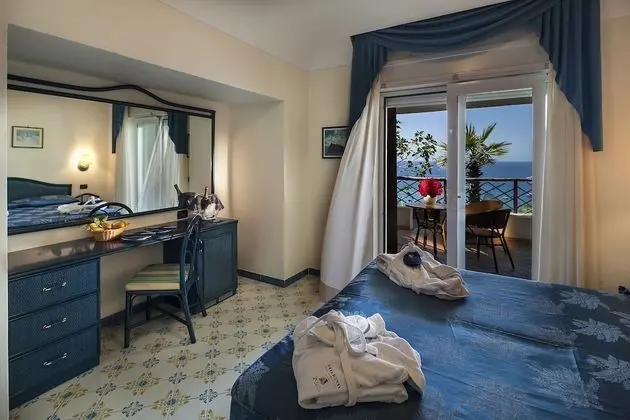 Comfort Tek Büyük Yataklı Oda, Deniz Manzaralı
