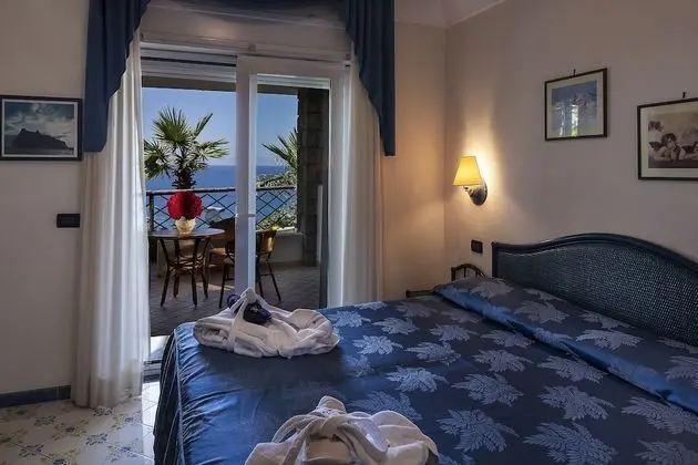 Comfort Tek Büyük Yataklı Oda, Deniz Manzaralı
