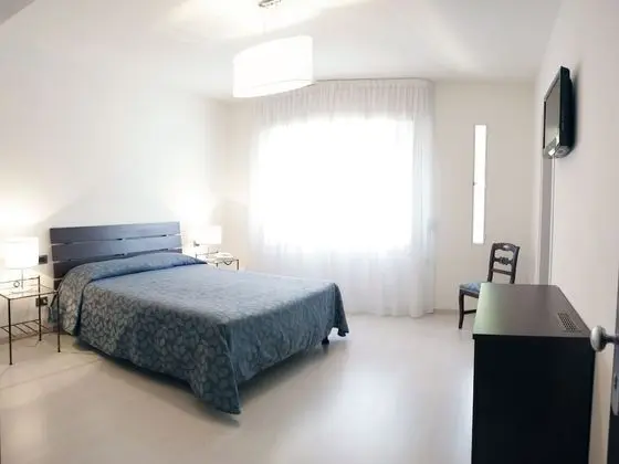 Tek Büyük veya İki Ayrı Yataklı Oda, Lagün Manzaralı