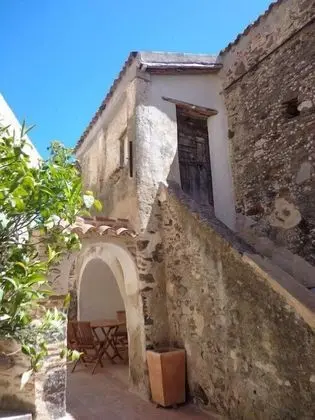 Deluxe Stüdyo, Ek Bina