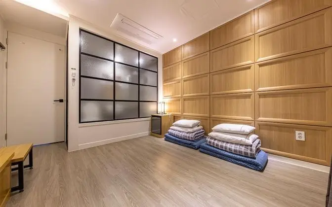 Oda (Korean room (ramen provided))