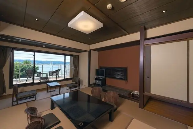 Traditional Oda, Sigara İçilmez, Göl Manzaralı (with Terrace, 10 tatami mats)