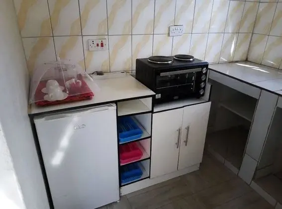Tek Büyük Yataklı Oda, Küçük Mutfak