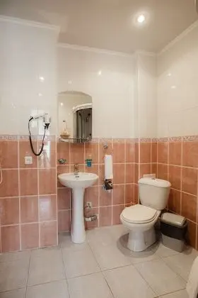 Comfort Tek Büyük Yataklı Oda