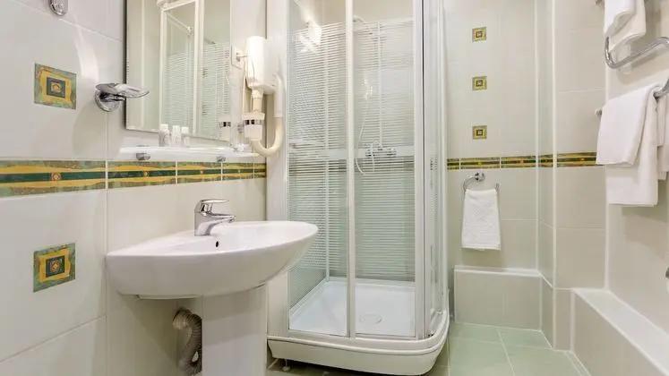 Standard Tek Büyük Yataklı Oda (incl. SPA access 09:00AM-11:00AM)
