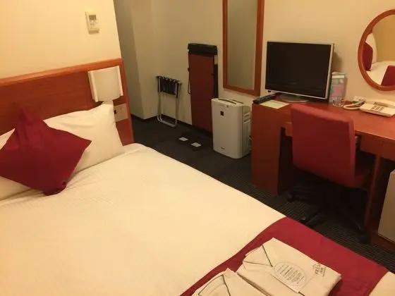 Tek Büyük Yataklı Oda, Sigara İçilebilir