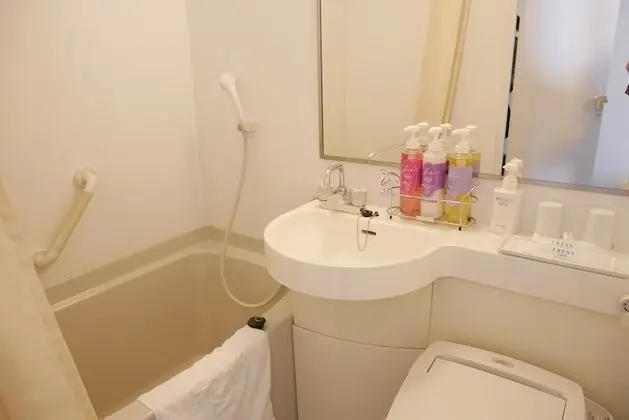 Tek Büyük Yataklı Oda, Sigara İçilebilir