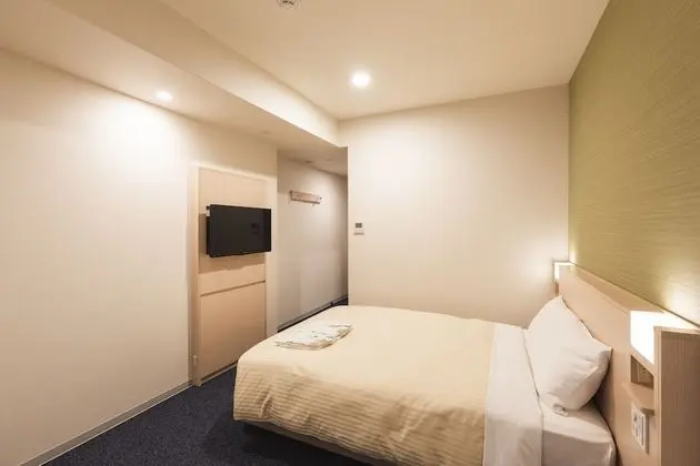 Family Oda, Sigara İçilmez (Connected Room)