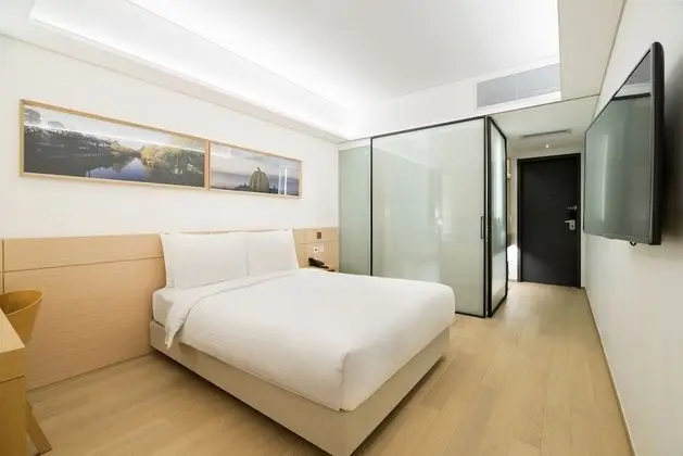 Deluxe Tek Büyük Yataklı Oda, 1 Çift Kişilik Yatak (High Floor)