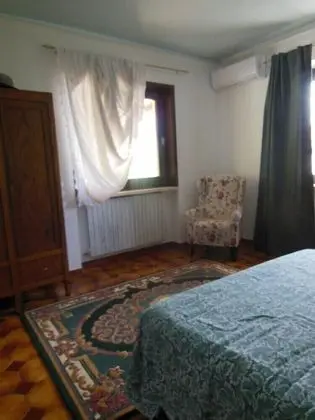 Tek Büyük Yataklı Oda, Ortak Banyo