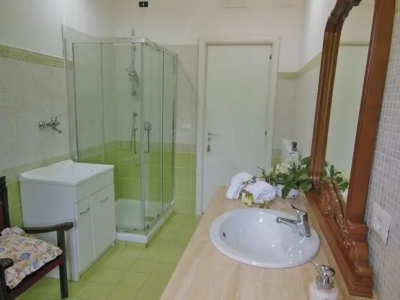 Tek Kişilik Oda, Ortak Banyo
