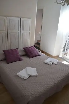 Classic Oda (CITR 011024-AFF-0026)