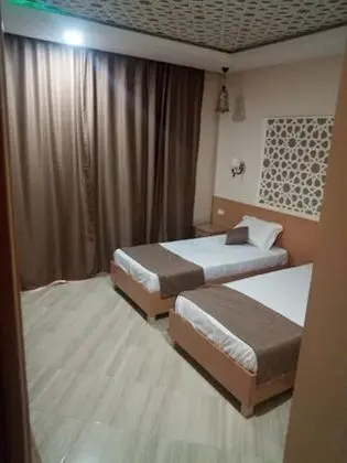 Classic Tek Büyük Yataklı Oda