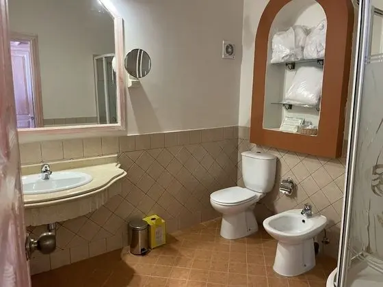 Standard Tek Büyük Yataklı Oda, 1 Yatak Odası, Havuz Manzaralı