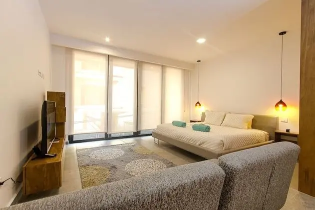 Soul Studio 201 King bed