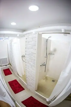 Basic Tek Büyük Yataklı Oda, 1 Büyük (Queen) Boy Yatak, Ortak Banyo