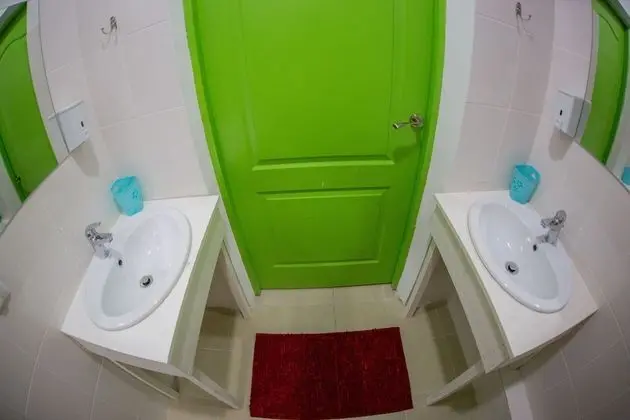 Basic Tek Büyük Yataklı Oda, 1 Büyük (Queen) Boy Yatak, Ortak Banyo