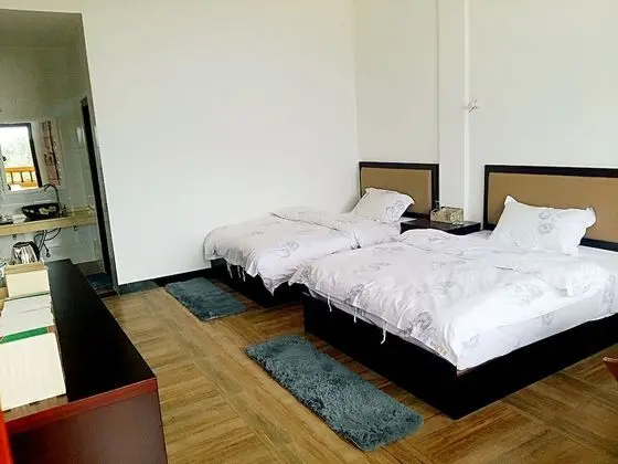 Standard Oda (First Floor)