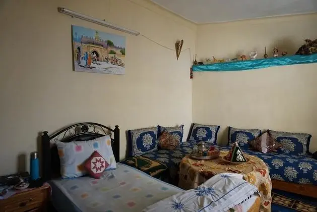 İki Ayrı Yataklı Oda, Sigara İçilmez