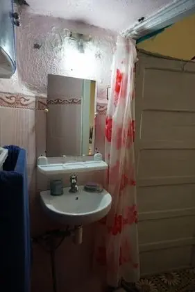 İki Ayrı Yataklı Oda, Sigara İçilmez