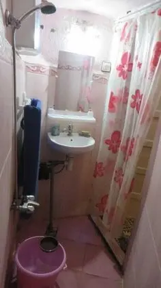 İki Ayrı Yataklı Oda, Sigara İçilmez