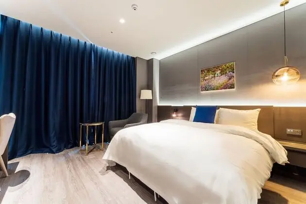 Deluxe Tek Büyük Yataklı Oda