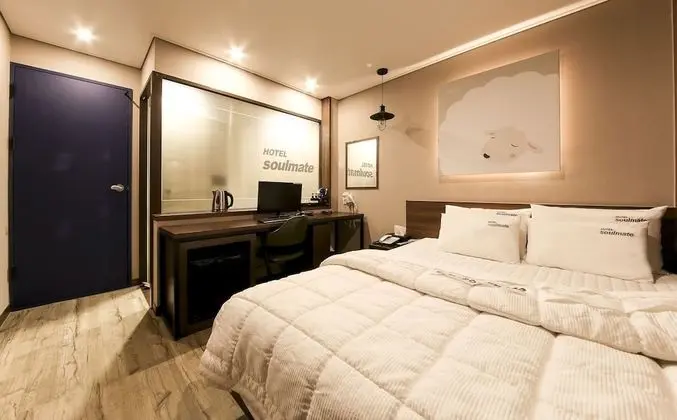 Deluxe Tek Büyük Yataklı Oda