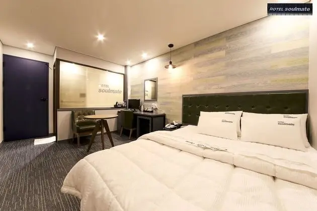 Standard Tek Büyük Yataklı Oda