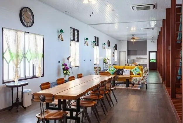 10-Bed Mixed Dormitory
