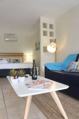 Stüdyo, Bahçe Manzaralı