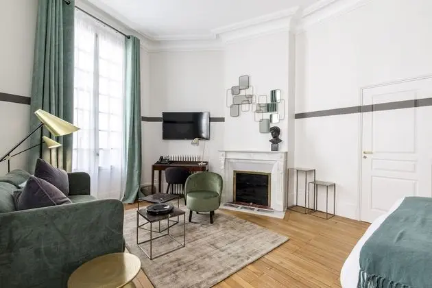 Luxury Tek Büyük Yataklı Oda (Celadon)