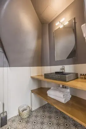 Luxury Tek Büyük Yataklı Oda (Celadon)