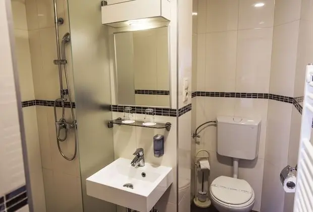 Tek Büyük veya İki Ayrı Yataklı Oda