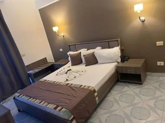 Standard Tek Büyük veya İki Ayrı Yataklı Oda, Şehir Manzaralı