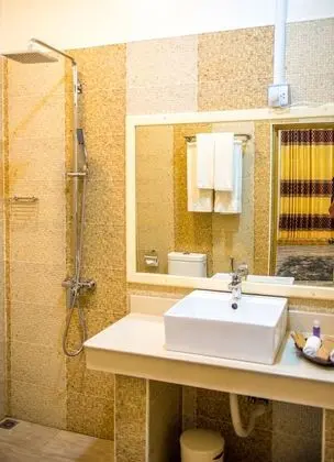 Deluxe Tek Büyük veya İki Ayrı Yataklı Oda, 1 En Büyük (King) Boy Yatak, Zemin Kat