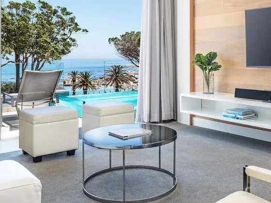 One Bed Penthouse Pool Suite
