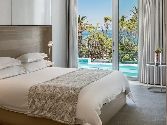 One Bed Penthouse Pool Suite