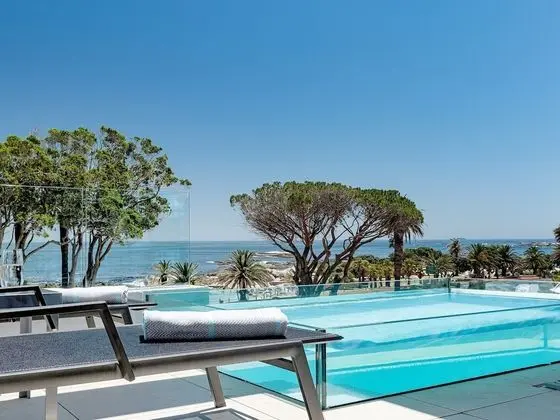 One Bed Penthouse Pool Suite