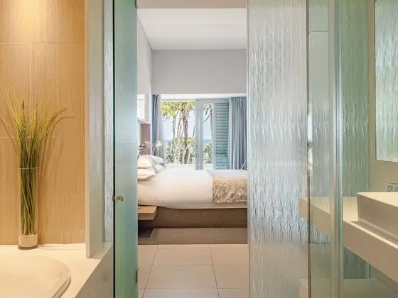 One Bed Penthouse Pool Suite